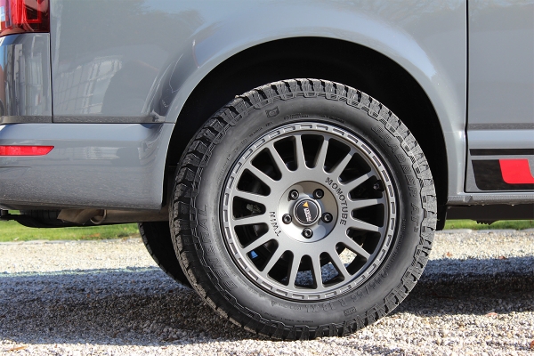 8x18 ET45 Twin-Monotube-Projekt-AT2 Alufelge granit für VW T5